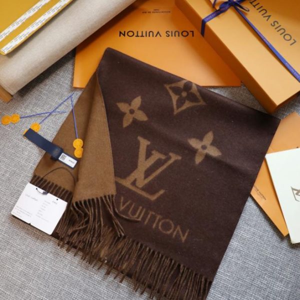 repliche,replica,perfette,siti di,affidabili,migliori siti,dove comprare,1:1,scarpe da ginnastica Sciarpa realizzata artigianalmente secondo LV, spessa e calda, con cuciture overlock su entrambi i lati per evitare che si sfilacci (2DIGT)