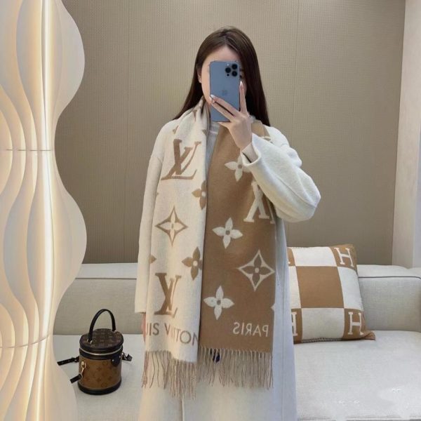 repliche,replica,perfette,siti di,affidabili,migliori siti,dove comprare,1:1,scarpe da ginnastica Sciarpa Louis Vuitton Classic New Milk Tea Color (O1VS2)