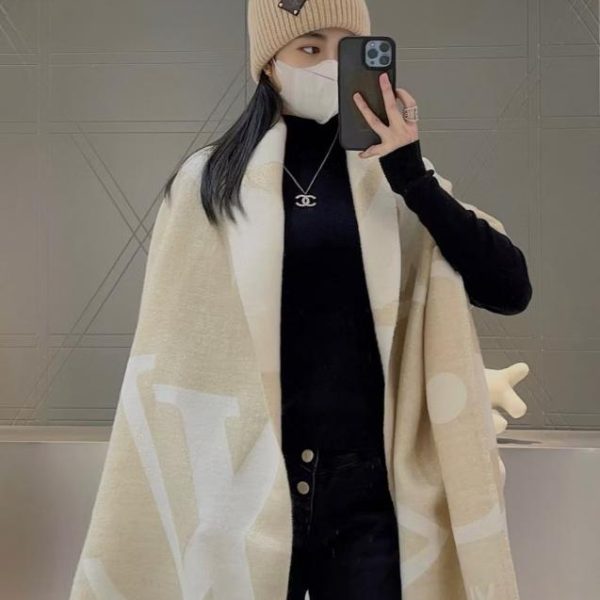 repliche,replica,perfette,siti di,affidabili,migliori siti,dove comprare,1:1,scarpe da ginnastica Nuovo scialle Louis Vuitton in cashmere con filo dorato, color tè al latte, M77407 (5NF55)