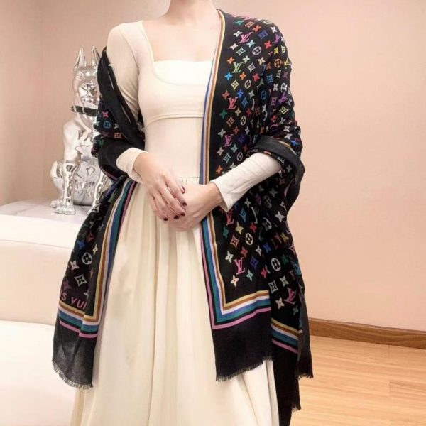 repliche,replica,perfette,siti di,affidabili,migliori siti,dove comprare,1:1,scarpe da ginnastica Nuovo scialle in cashmere di alta qualità LV (EOXV0)