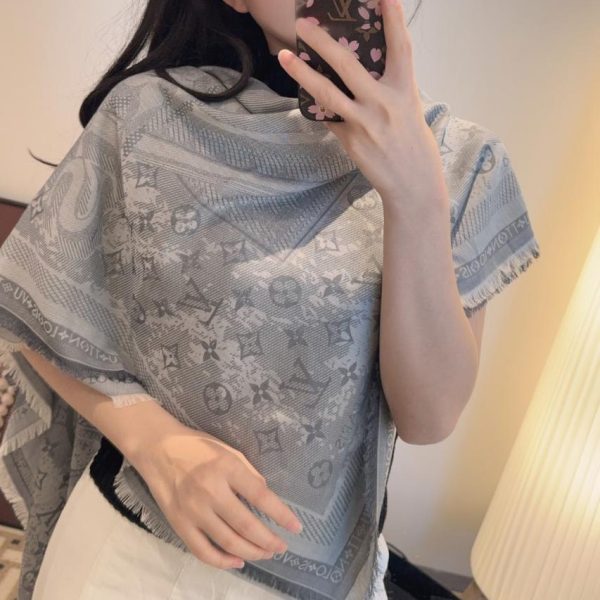 repliche,replica,perfette,siti di,affidabili,migliori siti,dove comprare,1:1,scarpe da ginnastica Scialle in lana Louis Vuitton Malles Merveilleuses blu denim, reale (KKAO4)