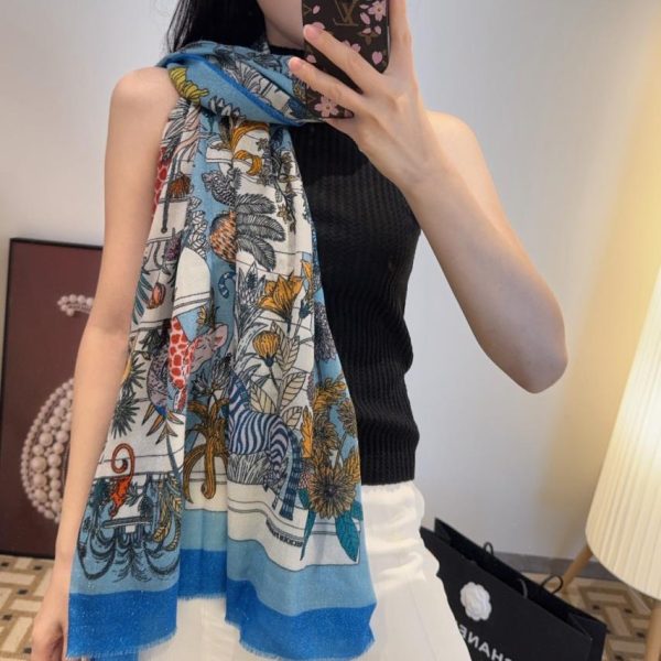 repliche,replica,perfette,siti di,affidabili,migliori siti,dove comprare,1:1,scarpe da ginnastica Sciarpa lunga in cashmere con filo d’argento Louis Vuitton, stesso stile delle boutique, classico motivo Monogram (1HXXQ)