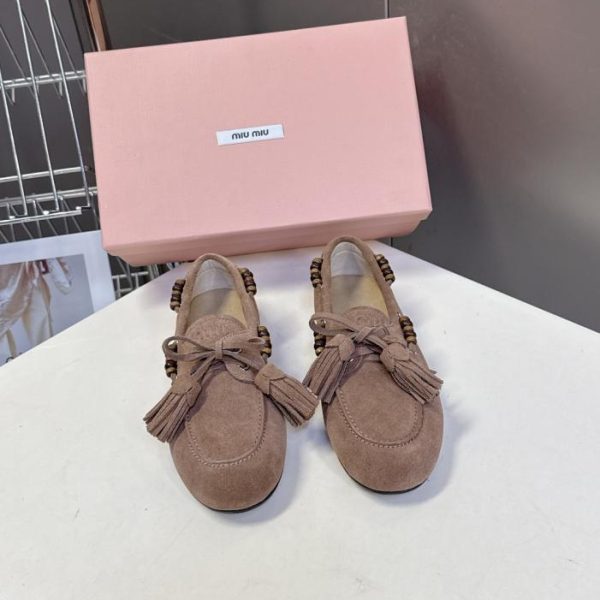 repliche,replica,perfette,siti di,affidabili,migliori siti,dove comprare,1:1,scarpe da ginnastica Mocassini mule della sfilata primavera/estate di MIUMIU Milano (WWYX6)