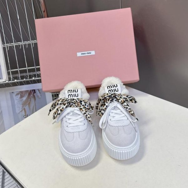 repliche,replica,perfette,siti di,affidabili,migliori siti,dove comprare,1:1,scarpe da ginnastica Collezione autunno/inverno MIUMIU: scarpe biscotto, scarpe con zeppa, scarpe pelose (F9DE1)