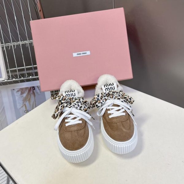 repliche,replica,perfette,siti di,affidabili,migliori siti,dove comprare,1:1,scarpe da ginnastica Collezione autunno/inverno MIUMIU: scarpe biscotto, scarpe con zeppa, scarpe pelose (MTMSV)