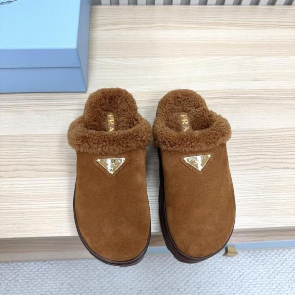 repliche,replica,perfette,siti di,affidabili,migliori siti,dove comprare,1:1,scarpe da ginnastica Pantofole in lana con plateau Prada (GN72X)