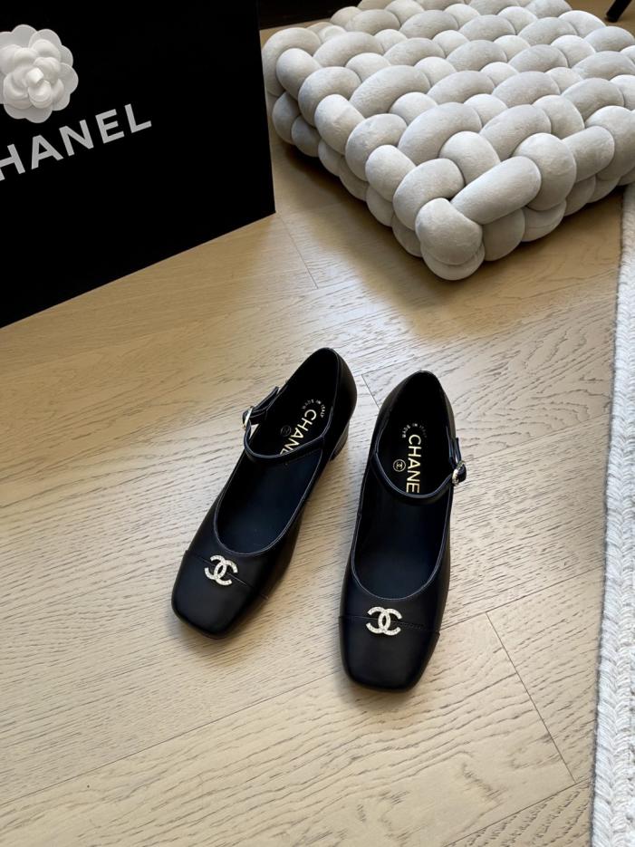 repliche,replica,perfette,siti di,affidabili,migliori siti,dove comprare,1:1,scarpe da ginnastica La nuova versione top di gamma delle Mary Jane con tacco grosso di Chanel (8S7D3) repliche,replica,perfette,siti di,affidabili,migliori siti,dove comprare,1:1,scarpe da ginnastica La nuova versione top di gamma delle Mary Jane con tacco grosso di Chanel (8S7D3)