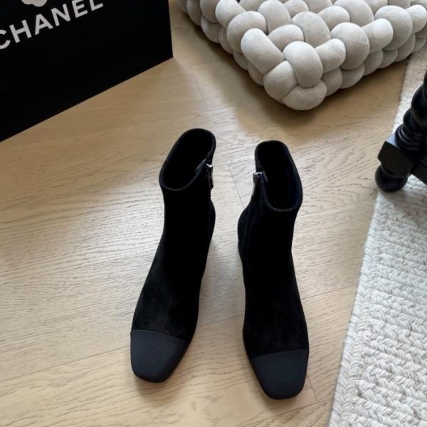 repliche,replica,perfette,siti di,affidabili,migliori siti,dove comprare,1:1,scarpe da ginnastica I nuovi stivaletti con tacco grosso di Chanel (SGE7J)