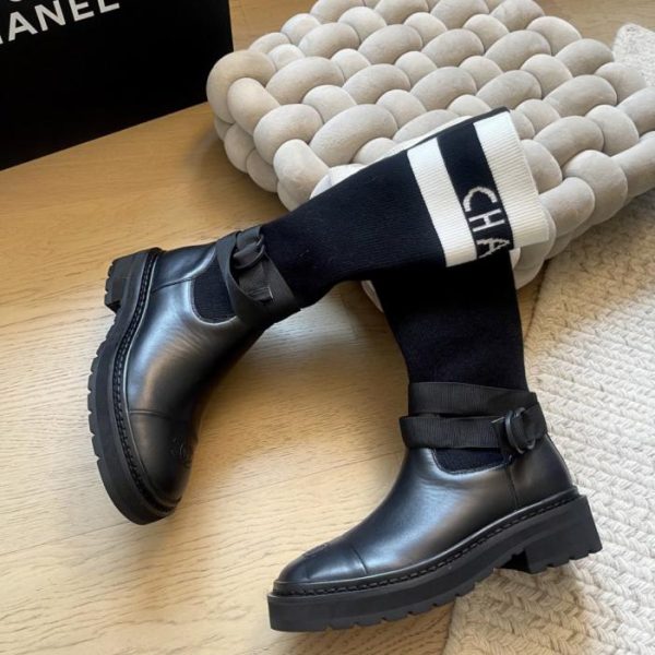 repliche,replica,perfette,siti di,affidabili,migliori siti,dove comprare,1:1,scarpe da ginnastica I nuovi stivali con plateau elasticizzati di Chanel, versione top di gamma (0N2AS)