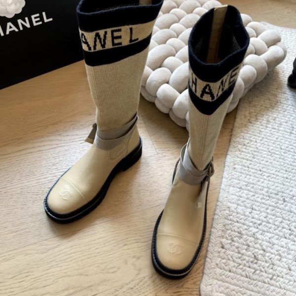 repliche,replica,perfette,siti di,affidabili,migliori siti,dove comprare,1:1,scarpe da ginnastica I nuovi stivali con plateau elasticizzati di Chanel, versione top di gamma (8TX79)