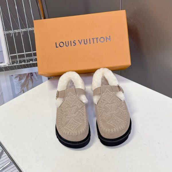 repliche,replica,perfette,siti di,affidabili,migliori siti,dove comprare,1:1,scarpe da ginnastica L’ultima collezione autunno/inverno di Louis Vuitton di pantofole con plateau in pura lana per aumentare la statura, perfette per l’uso all’aperto (HZ0XC)