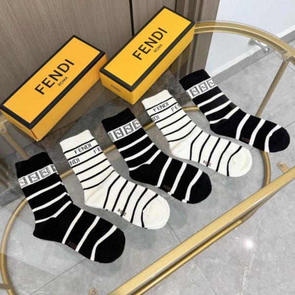 repliche,replica,perfette,siti di,affidabili,migliori siti,dove comprare,1:1,scarpe da ginnastica [Una scatola contiene cinque paia] I nuovi calzini alti di FENDI (FVFM0)