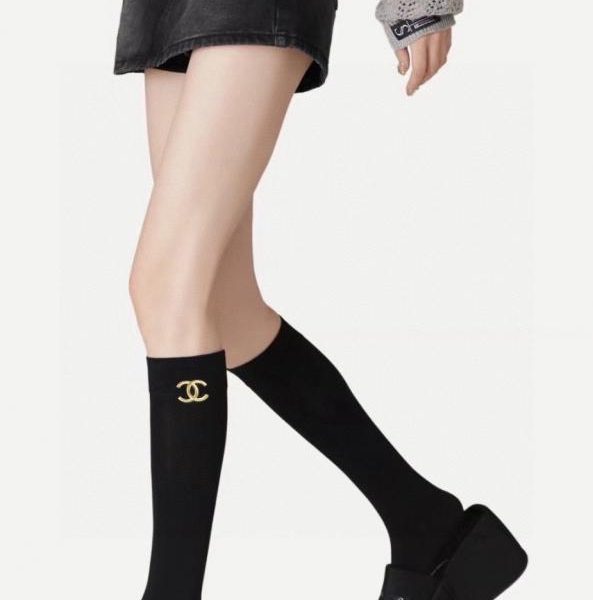 repliche,replica,perfette,siti di,affidabili,migliori siti,dove comprare,1:1,scarpe da ginnastica [Un paio per scatola] Calzini lunghi fino al ginocchio in puro cotone con logo Chanel Classic Double C (7UBU3)
