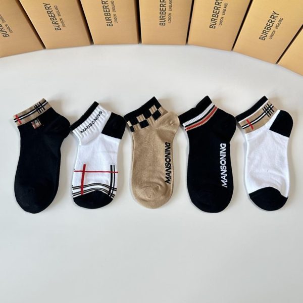 repliche,replica,perfette,siti di,affidabili,migliori siti,dove comprare,1:1,scarpe da ginnastica Calzini nuovi Burberry di media lunghezza, cinque paia per scatola (A0KZ0)