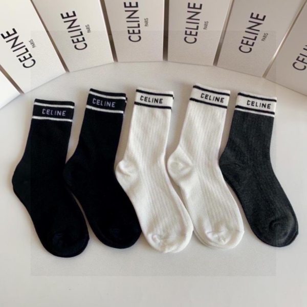repliche,replica,perfette,siti di,affidabili,migliori siti,dove comprare,1:1,scarpe da ginnastica I nuovi calzini di media lunghezza di CELINE, cinque paia per scatola (BVECB)