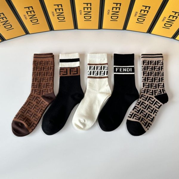 repliche,replica,perfette,siti di,affidabili,migliori siti,dove comprare,1:1,scarpe da ginnastica Nuovi calzini in cashmere a metà polpaccio di Fendi, cinque paia per scatola (HB3KJ)