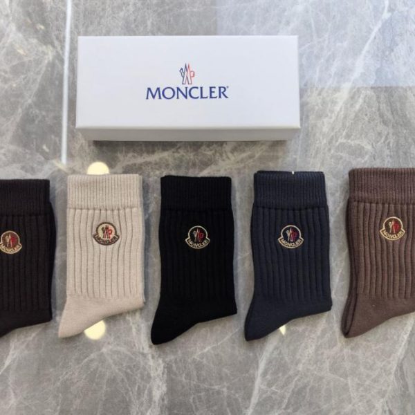 repliche,replica,perfette,siti di,affidabili,migliori siti,dove comprare,1:1,scarpe da ginnastica Gli ultimi calzini di media lunghezza ricamati in cashmere di MONCLER, cinque paia per scatola (Z0O18)