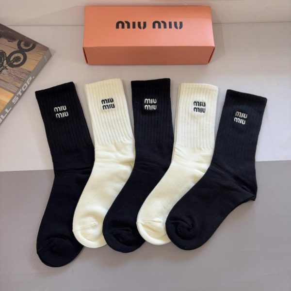 [5 paia per scatola] Calzini alti fino al ginocchio ricamati MIUMIU versione alta (RUND3)