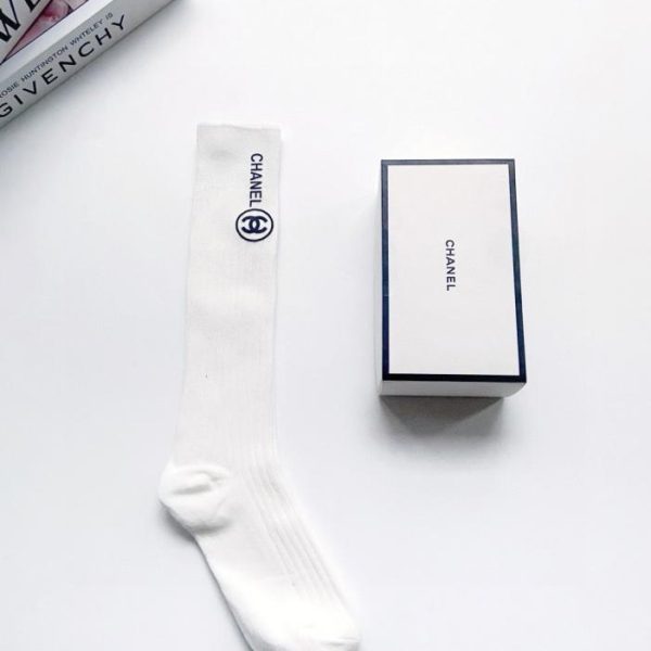 [Un paio per scatola] Calzini lunghi fino al ginocchio in puro cotone con logo Chanel Classic Double C (2ZQYD)