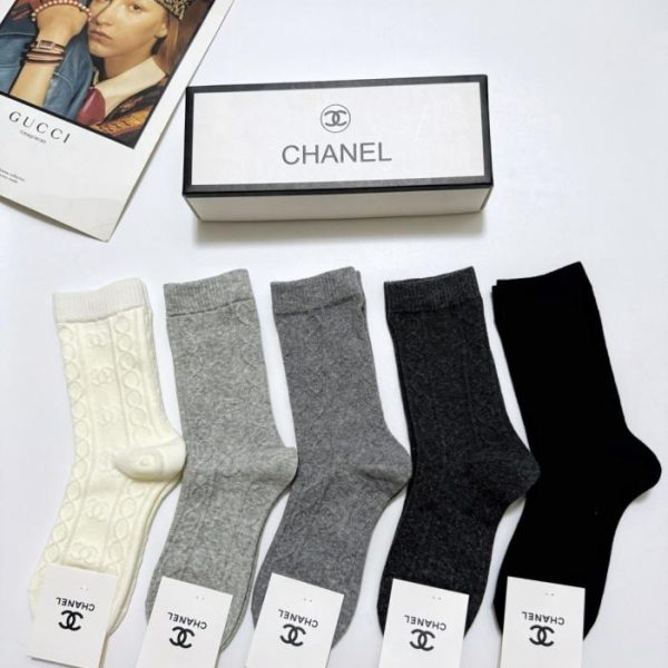 [5 paia per scatola] Calzini classici Chanel in cotone con logo in rilievo a metà polpaccio (OCMTA)