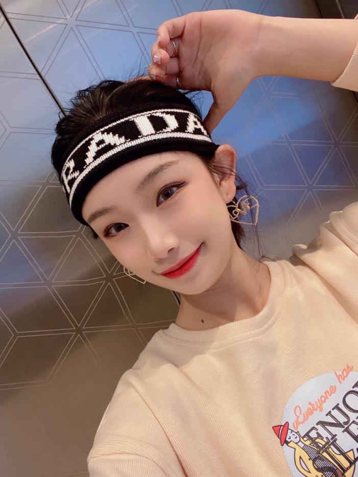 repliche,replica,perfette,siti di,affidabili,migliori siti,dove comprare,1:1,scarpe da ginnastica Fasce per capelli PRADA autentiche dal sito ufficiale, tra cui fasce per il fitness e fasce per lo styling (74DAQ). repliche,replica,perfette,siti di,affidabili,migliori siti,dove comprare,1:1,scarpe da ginnastica Fasce per capelli PRADA autentiche dal sito ufficiale, tra cui fasce per il fitness e fasce per lo styling (74DAQ).
