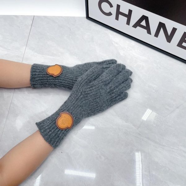repliche,replica,perfette,siti di,affidabili,migliori siti,dove comprare,1:1,scarpe da ginnastica Nuovi guanti in lana MONCLER (AJ91H) – Disponibili presso i rivenditori autorizzati