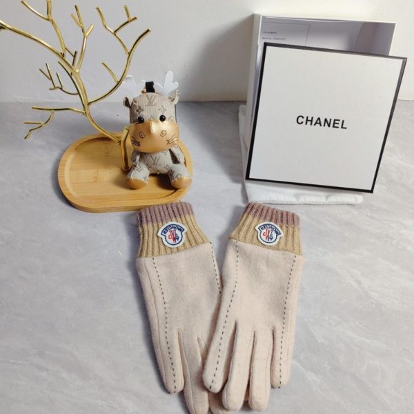 repliche,replica,perfette,siti di,affidabili,migliori siti,dove comprare,1:1,scarpe da ginnastica Nuovi guanti in lana MONCLER (3RN5K) – Disponibili nei grandi magazzini