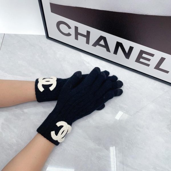 repliche,replica,perfette,siti di,affidabili,migliori siti,dove comprare,1:1,scarpe da ginnastica I nuovi guanti di lana Chanel (BR68K) sono ora disponibili nelle boutique.