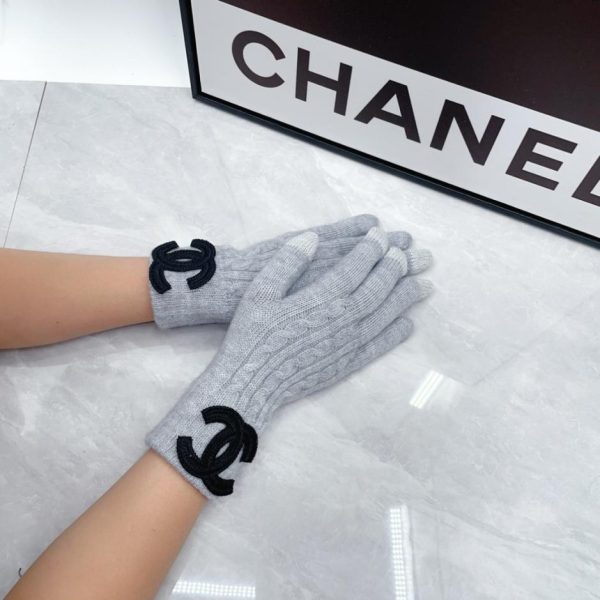 repliche,replica,perfette,siti di,affidabili,migliori siti,dove comprare,1:1,scarpe da ginnastica I nuovi guanti di lana Chanel (OZFHB) sono ora disponibili nelle boutique.