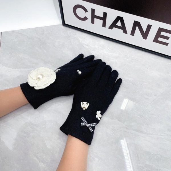 repliche,replica,perfette,siti di,affidabili,migliori siti,dove comprare,1:1,scarpe da ginnastica I nuovi guanti di lana Chanel (A3LNN) sono ora disponibili nelle boutique.