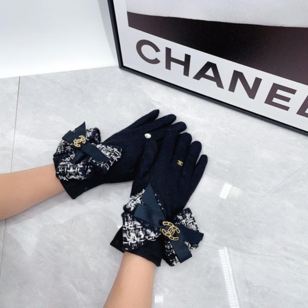 repliche,replica,perfette,siti di,affidabili,migliori siti,dove comprare,1:1,scarpe da ginnastica I nuovi guanti di lana Chanel (OGR2W) sono ora disponibili nelle boutique.