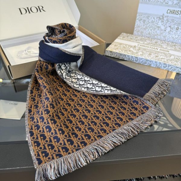 L'ultima sciarpa reversibile di Dior, stile unisex (XZT8I)
