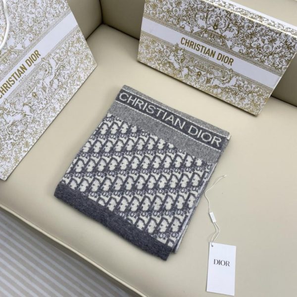repliche,replica,perfette,siti di,affidabili,migliori siti,dove comprare,1:1,scarpe da ginnastica Sciarpa Dior in lana e cashmere lavorata a maglia mista (86QY0)