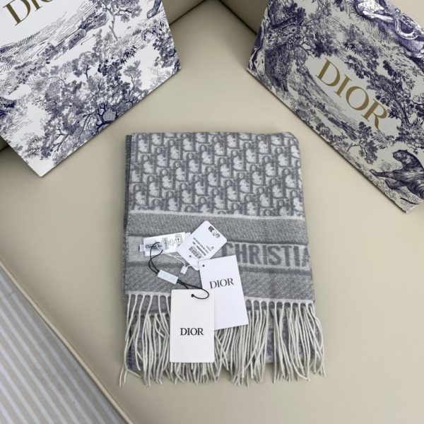 repliche,replica,perfette,siti di,affidabili,migliori siti,dove comprare,1:1,scarpe da ginnastica Dior New Edition Bookmark Scialle reversibile, grigio chiaro, 100% cashmere (7WE2M)