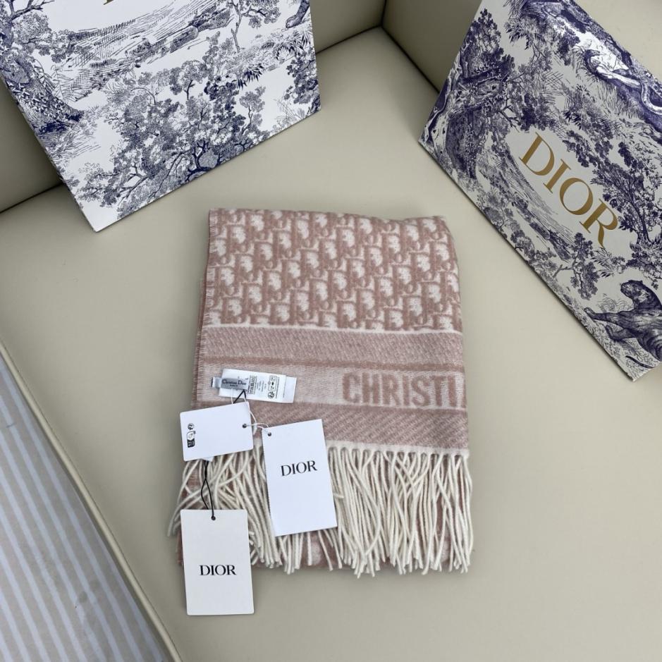 repliche,replica,perfette,siti di,affidabili,migliori siti,dove comprare,1:1,scarpe da ginnastica Il nuovo “Bookmark Reversible Shawl” di Dior in grigio chiaro, realizzato in 100% cashmere (COYVD). repliche,replica,perfette,siti di,affidabili,migliori siti,dove comprare,1:1,scarpe da ginnastica Il nuovo “Bookmark Reversible Shawl” di Dior in grigio chiaro, realizzato in 100% cashmere (COYVD).