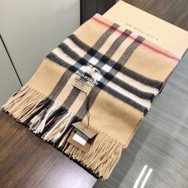 repliche,replica,perfette,siti di,affidabili,migliori siti,dove comprare,1:1,scarpe da ginnastica L’ultimo articolo della boutique Burberry: scialle/sciarpa in cashmere premium (KYA6G)