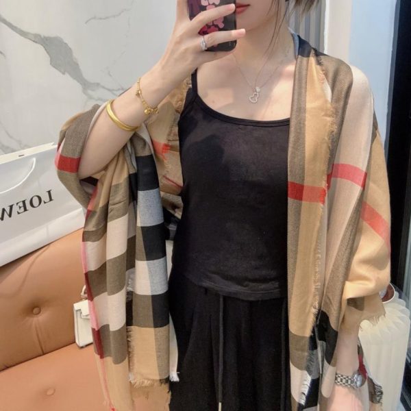 repliche,replica,perfette,siti di,affidabili,migliori siti,dove comprare,1:1,scarpe da ginnastica Sciarpa Burberry Premium in cashmere scozzese (2KSC1)