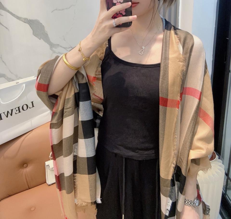 repliche,replica,perfette,siti di,affidabili,migliori siti,dove comprare,1:1,scarpe da ginnastica Sciarpa Burberry Premium in cashmere scozzese (2KSC1) repliche,replica,perfette,siti di,affidabili,migliori siti,dove comprare,1:1,scarpe da ginnastica Sciarpa Burberry Premium in cashmere scozzese (2KSC1)
