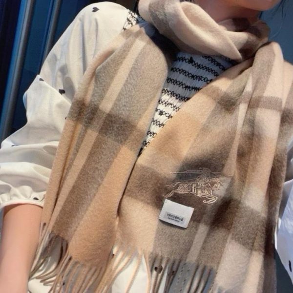 repliche,replica,perfette,siti di,affidabili,migliori siti,dove comprare,1:1,scarpe da ginnastica Sciarpa Burberry in misto cashmere e lana (0Z7HU)