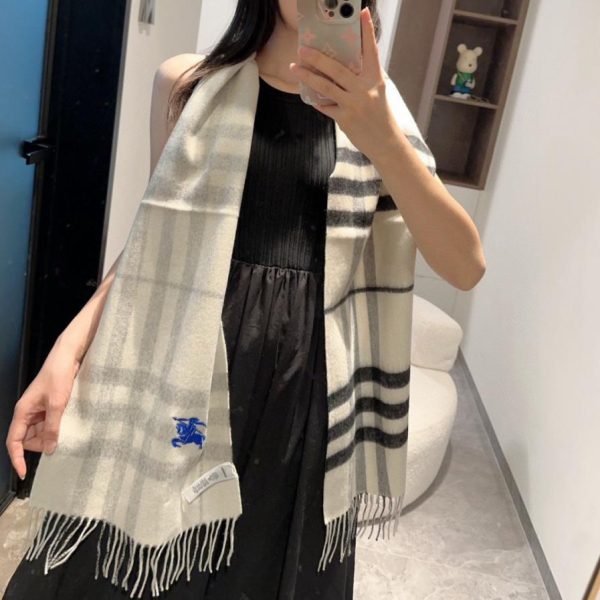 repliche,replica,perfette,siti di,affidabili,migliori siti,dove comprare,1:1,scarpe da ginnastica Sciarpa lunga classica Burberry in cashmere (FU5NA)