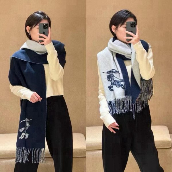 repliche,replica,perfette,siti di,affidabili,migliori siti,dove comprare,1:1,scarpe da ginnastica Sciarpa in cashmere reversibile con logo equestre Burberry (WND8O)