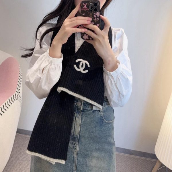repliche,replica,perfette,siti di,affidabili,migliori siti,dove comprare,1:1,scarpe da ginnastica Sciarpa in maglia ricamata e sciarpa lunga in cashmere lavorata a maglia Chanel autunno/inverno (E3SAI)