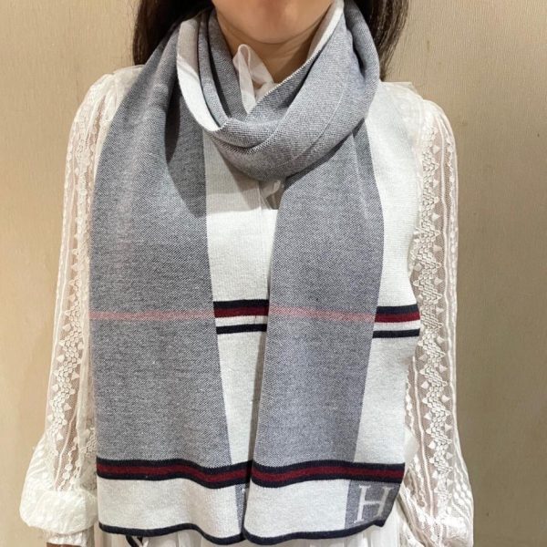 repliche,replica,perfette,siti di,affidabili,migliori siti,dove comprare,1:1,scarpe da ginnastica Sciarpa Hermès in maglia e cashmere di alta qualità al 100% (SI8K7)