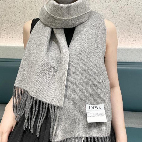 repliche,replica,perfette,siti di,affidabili,migliori siti,dove comprare,1:1,scarpe da ginnastica Sito ufficiale LOEWE nuova sciarpa double face in cashmere (8HGNT)
