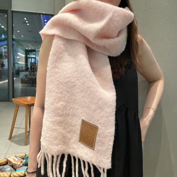 repliche,replica,perfette,siti di,affidabili,migliori siti,dove comprare,1:1,scarpe da ginnastica La nuova sciarpa in mohair di Loewe (2JG1U)