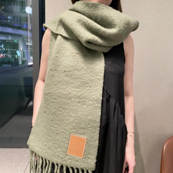 repliche,replica,perfette,siti di,affidabili,migliori siti,dove comprare,1:1,scarpe da ginnastica La nuova sciarpa in mohair di Loewe (IXOAR)