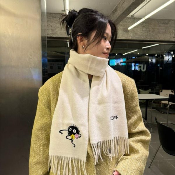 repliche,replica,perfette,siti di,affidabili,migliori siti,dove comprare,1:1,scarpe da ginnastica Nuova sciarpa reversibile della serie Little Virus di Loewe (GH1BV)