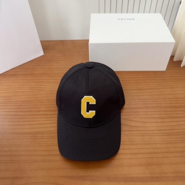 Il nuovo cappellino da baseball ricamato con l'Arco di Trionfo di Celine (0H0QV)