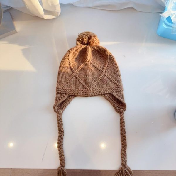 repliche,replica,perfette,siti di,affidabili,migliori siti,dove comprare,1:1,scarpe da ginnastica Cappello con paraorecchie Chanel autunno/inverno con motivo jacquard a rombi (L636A)
