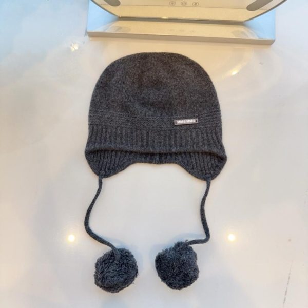 repliche,replica,perfette,siti di,affidabili,migliori siti,dove comprare,1:1,scarpe da ginnastica Nuovo berretto con paraorecchie a doppia palla autunno/inverno di Margiela, 100% lana di alta qualità (YZUBX)